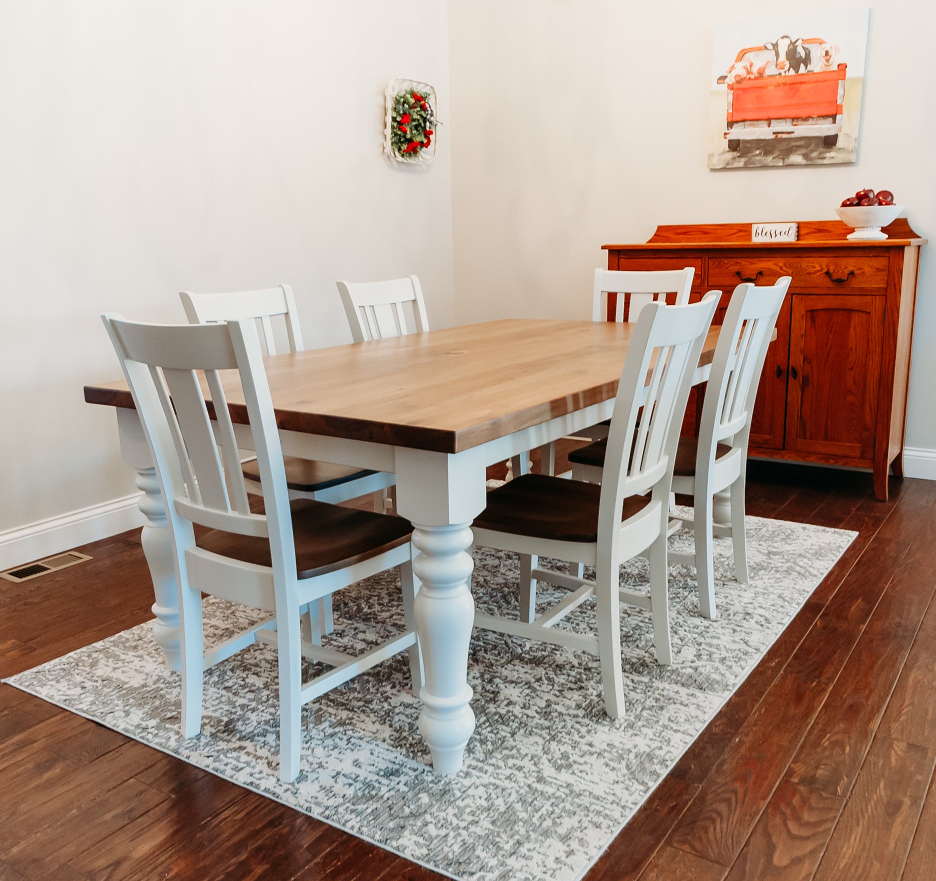 Hollis Table
