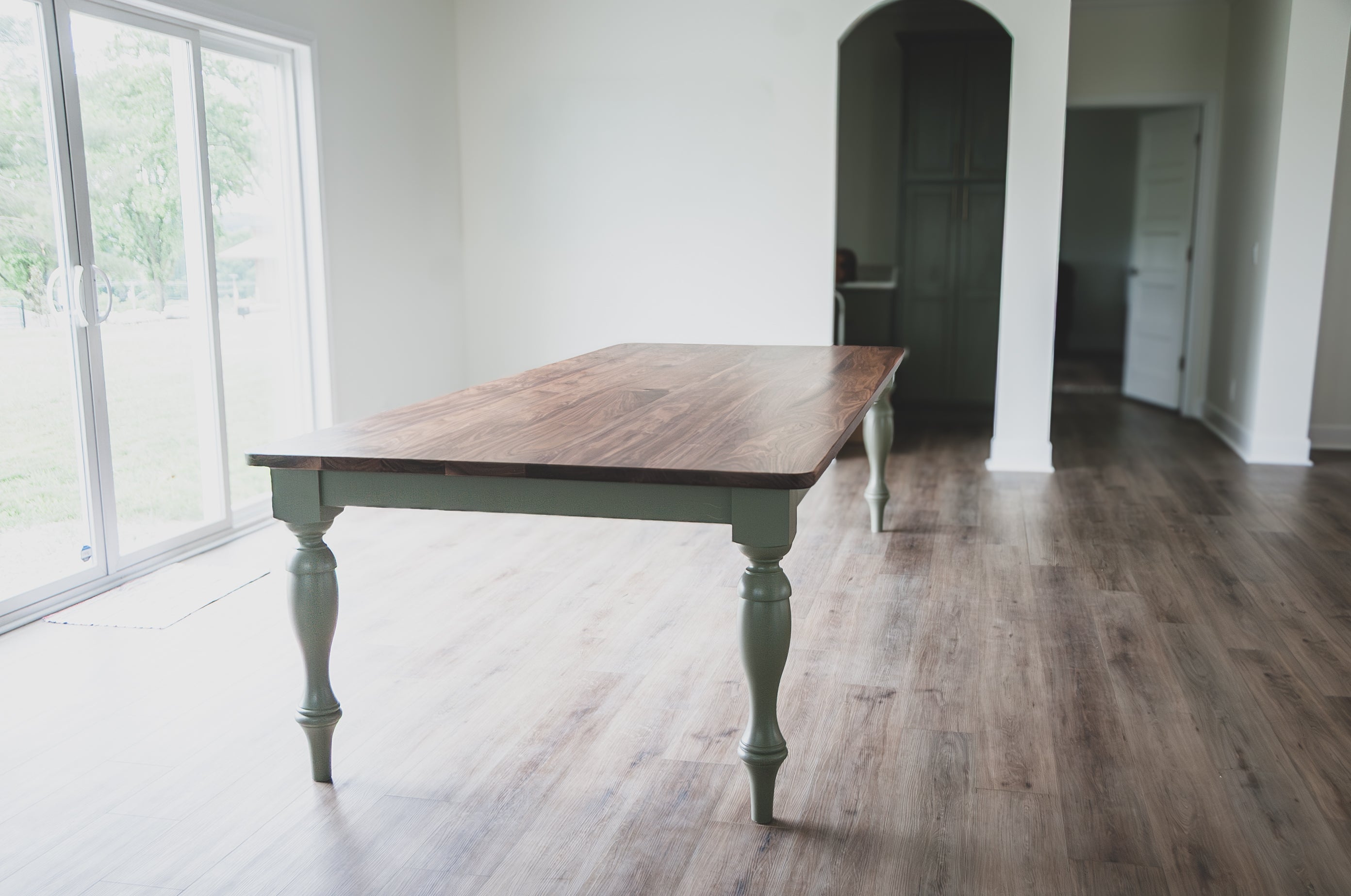 Diana Table