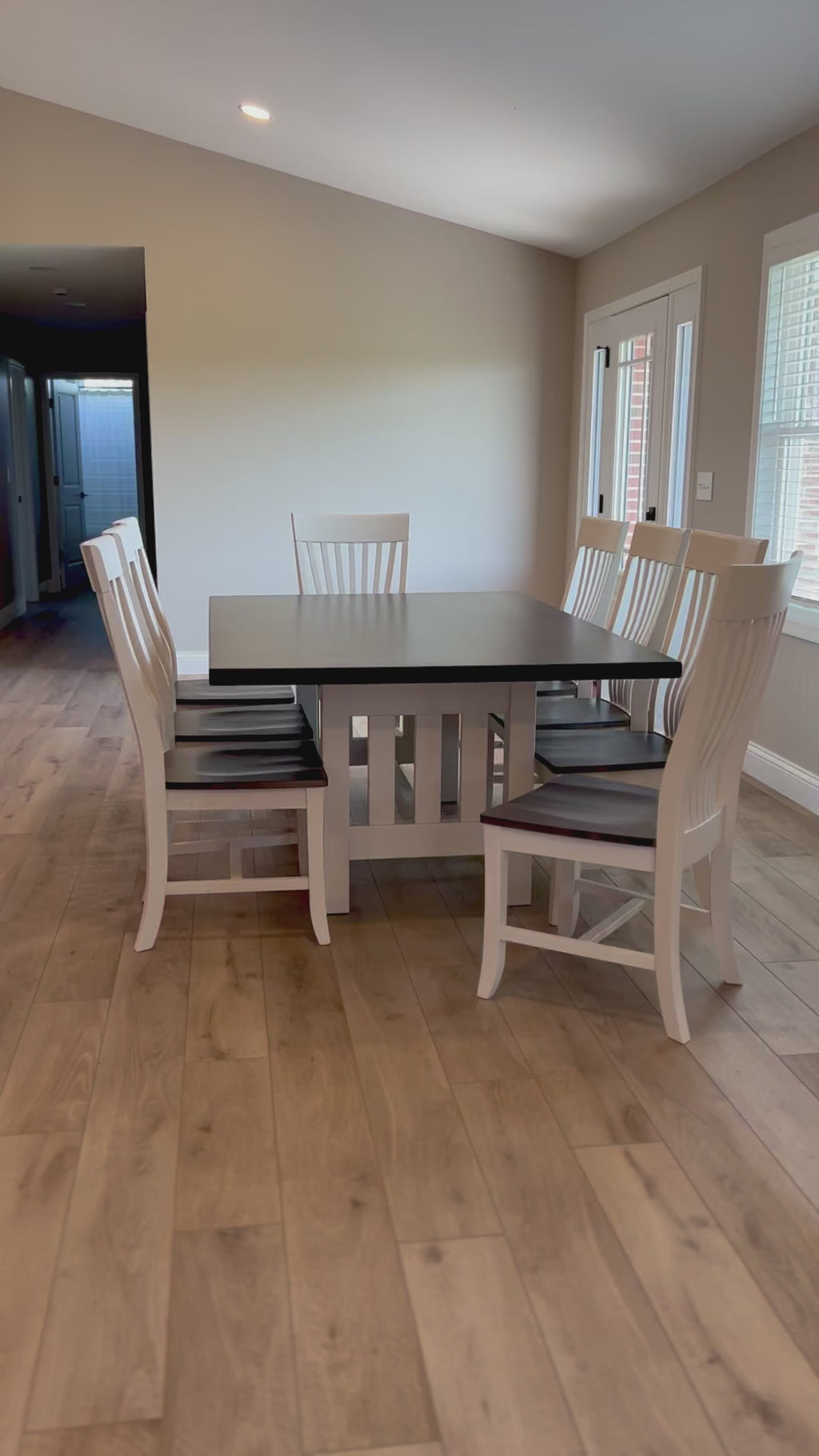 Everlin Table