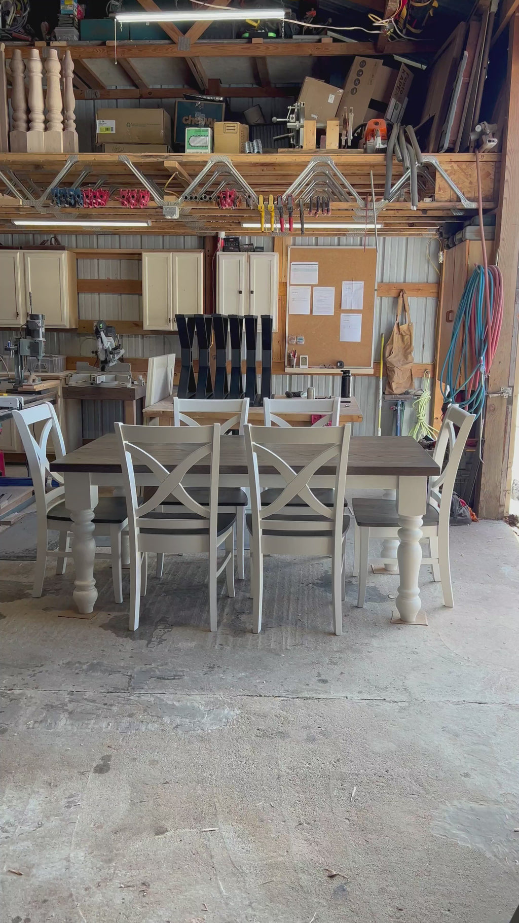 Hollis Table